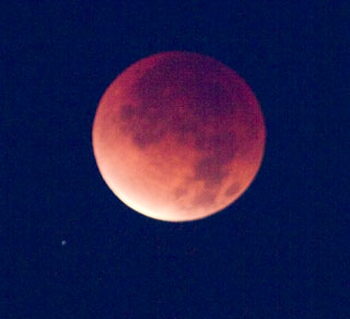 Total lunar eclipse - reddish full moon